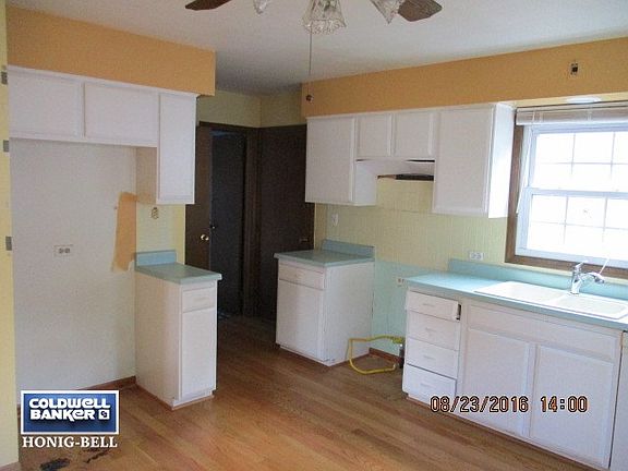 3rd image of 721 W Crystal St