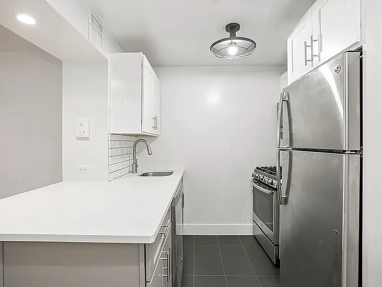 104 Luquer St #2F — Photo 6