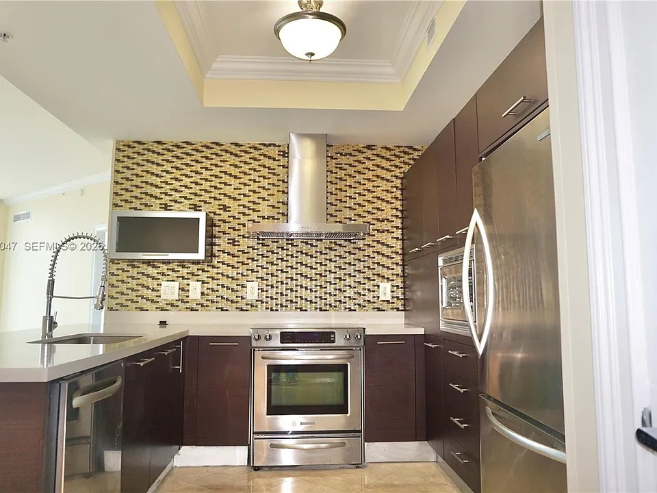 200 Sunny Isles Blvd #21801