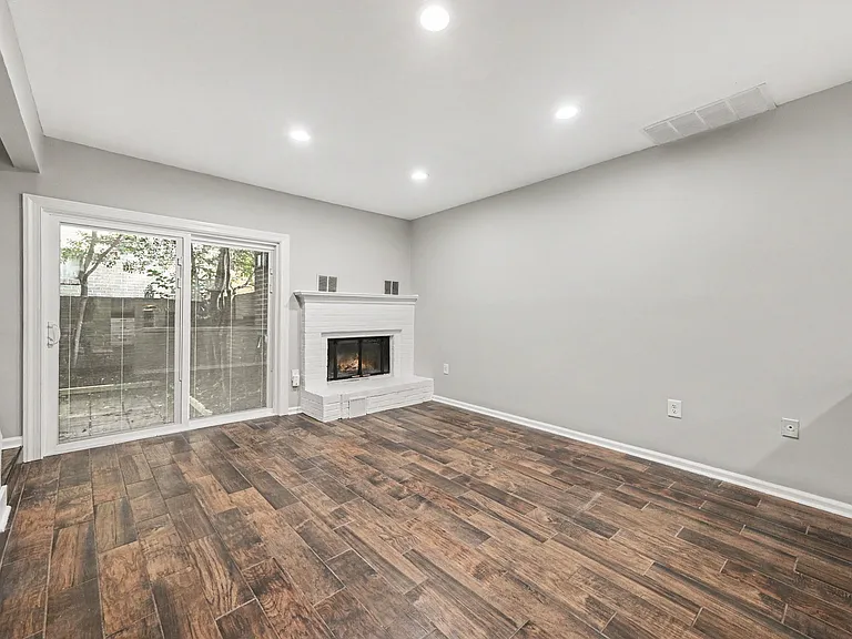 417 N Church St #A — Photo 8
