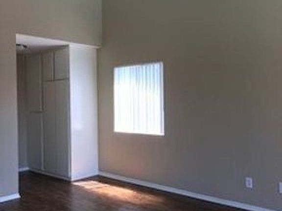 2nd image of 3350 Lincoln Ave #19