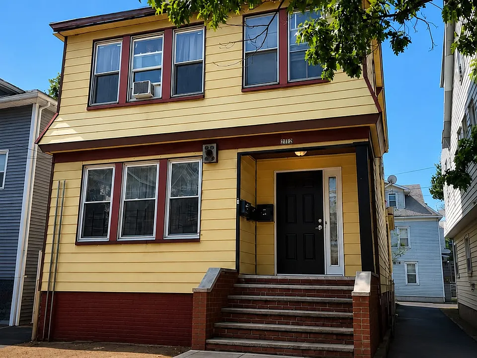 212 Custer Ave