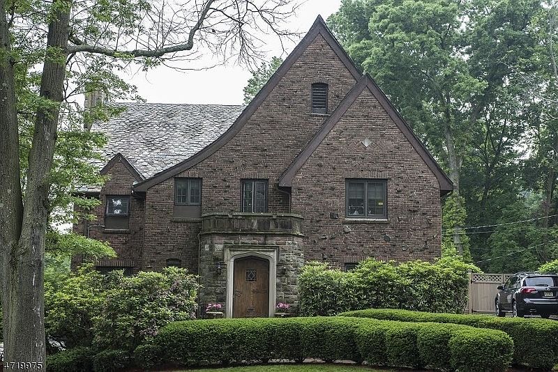 1st image of 458 Lenox Ave