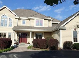 11025 N Whilton Rd, Mequon, WI 53097