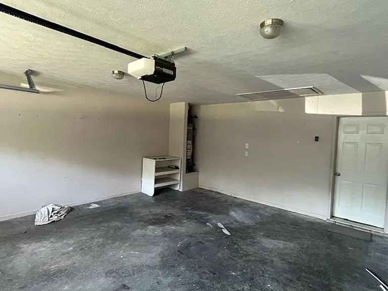 102 Rosebud Cir — Photo 40