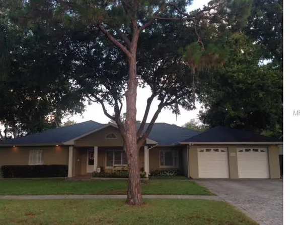 1718 Magnolia Rd, Belleair, FL 33756