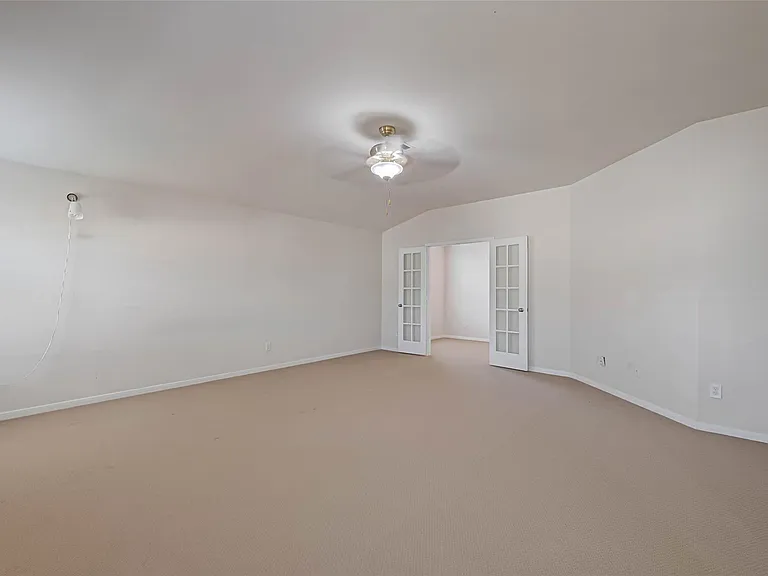 502 Mornington Ln — Photo 40