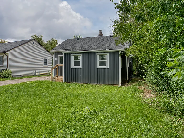 17 Kirk St #2 — Photo 23