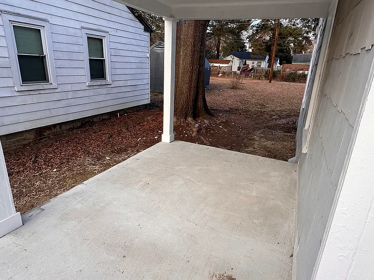 1433 Minefee St — Photo 2