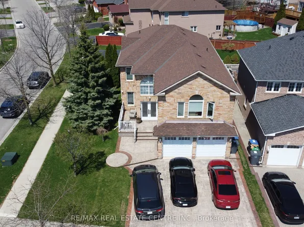 5539 Loonlake Ave, Mississauga, ON L5V 2E3