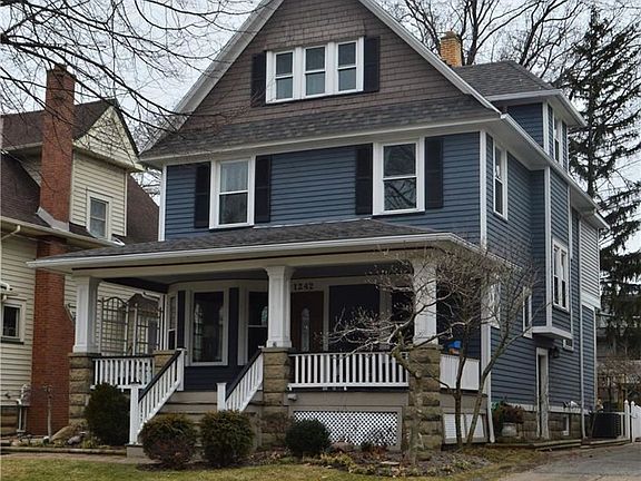 2nd image of 1242 Saint Charles Ave