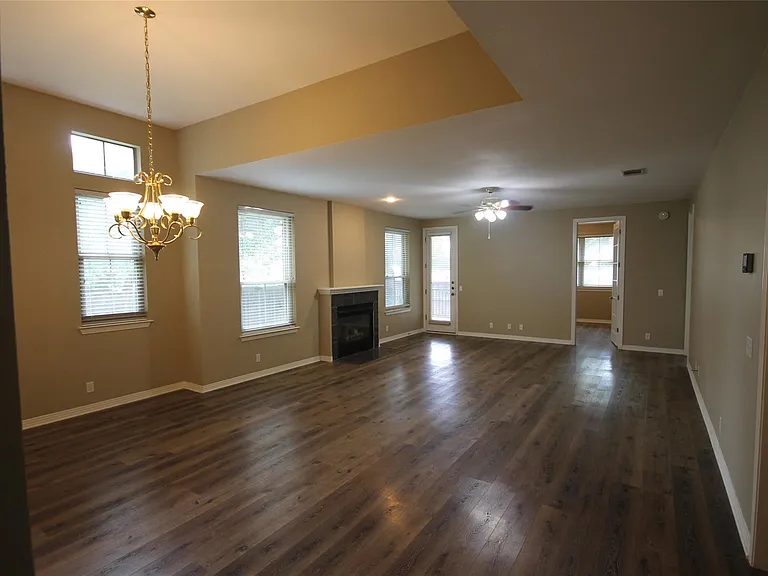 11558 Spicewood Pkwy #13 — Photo 5