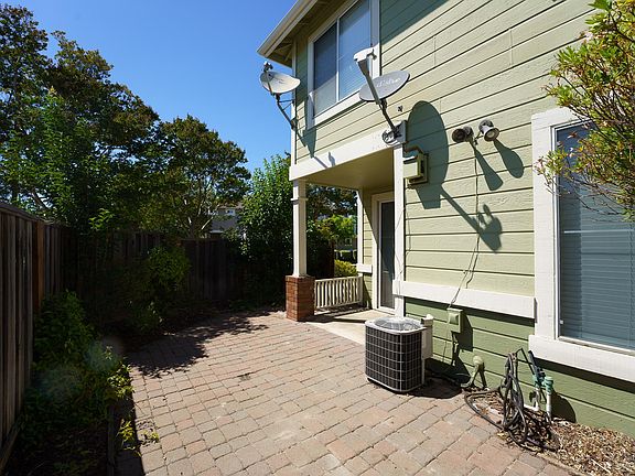 2nd image of 304 Ballymore Cir