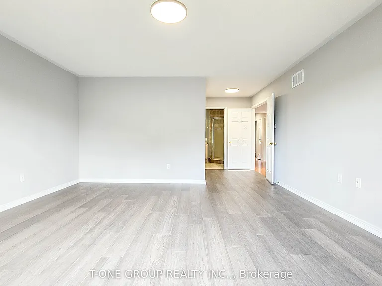 106 Castleglen Blvd — Photo 15