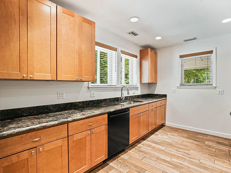 7712 Dolly Dr — Photo 20