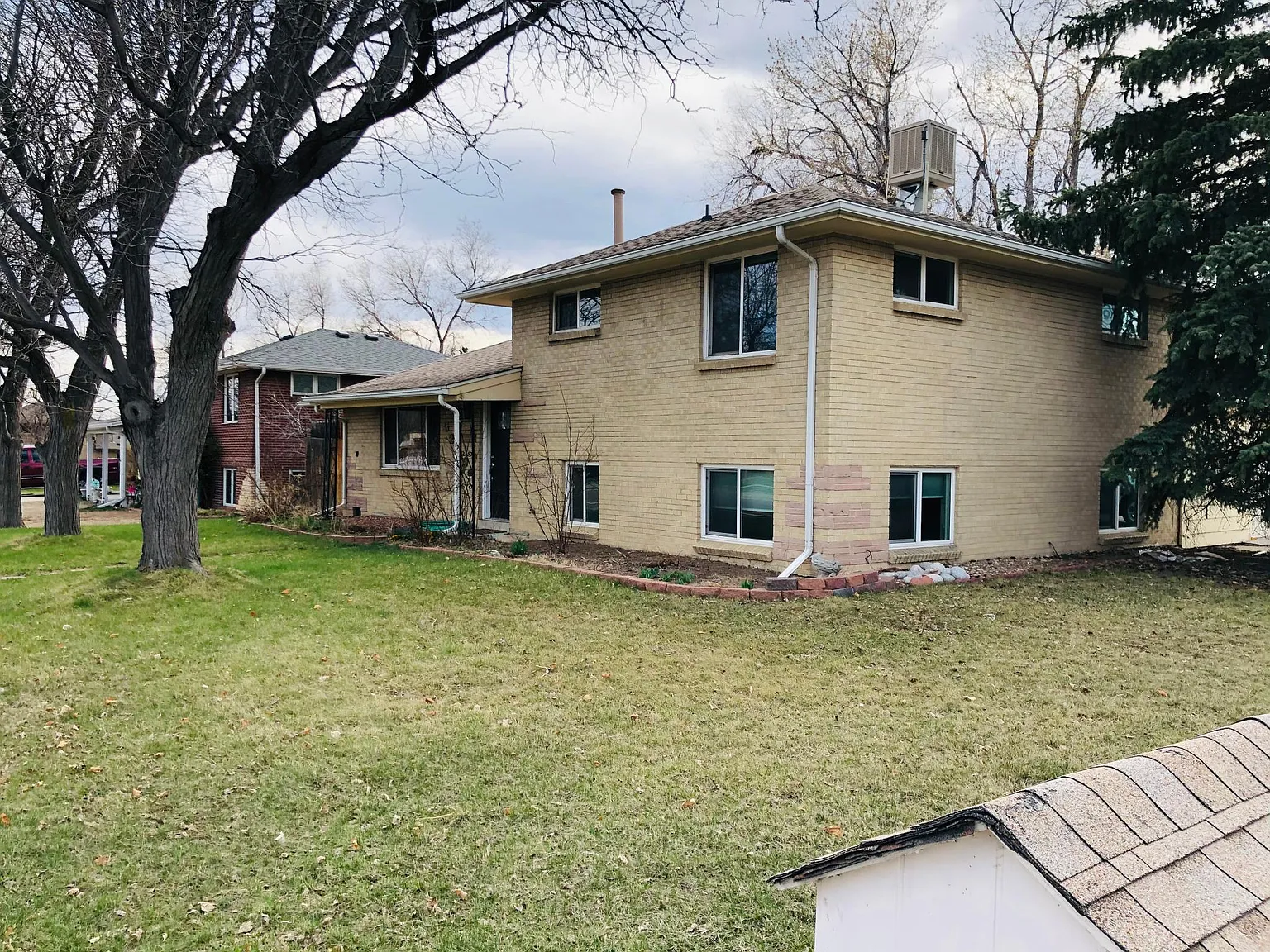 4 bed, 1809 sqft, $2,800 — Photo 2