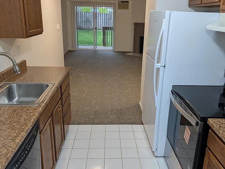 12480 SW Gingham Ln #C — Photo 2