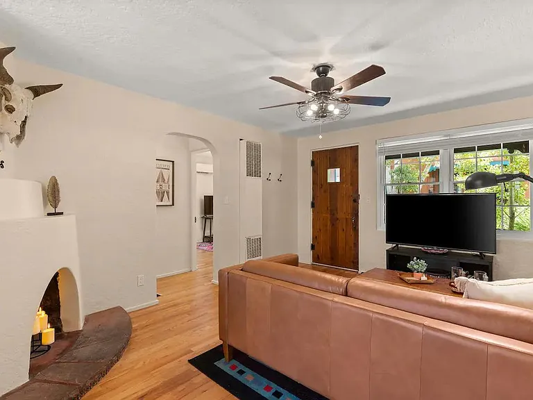 700 Don Gaspar Ave #3 — Photo 19