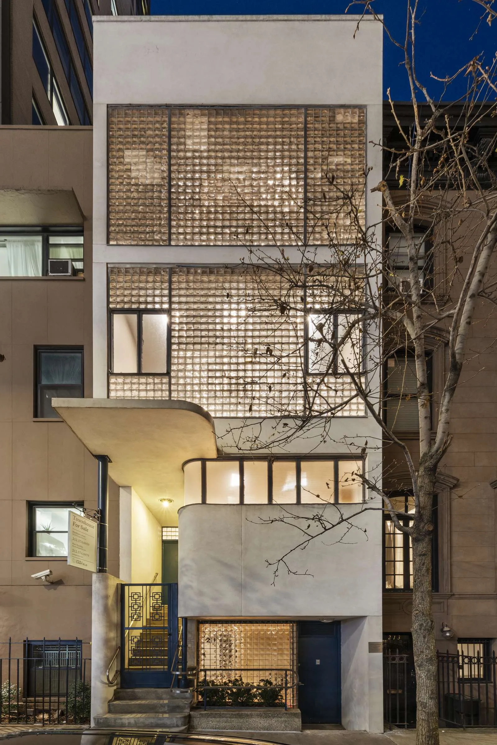 WILLIAM LESCAZE HOUSE AND OFFICE at 211 East 48th Street in Turtle