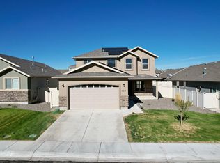 3814 Autumn Colors Dr, Elko, NV 89801