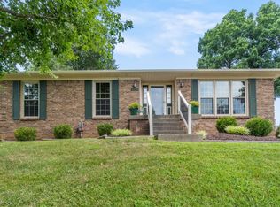 7605 Nottoway Cir, Louisville, KY 40214