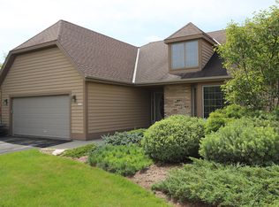 2061 Upper Ridge Rd, Port Washington, WI 53074