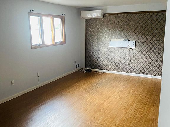 2nd image of 187 Merrill Ave #1