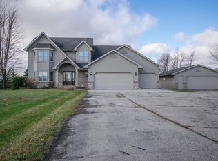 N9498 Townline Rd, Van Dyne, WI 54979