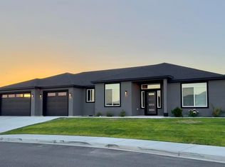 7305 Cornflower Dr, Pasco, WA 99301