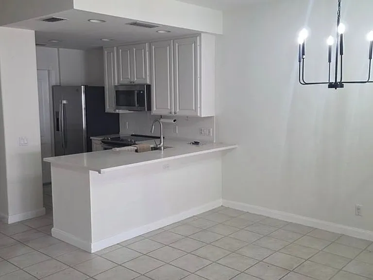 47 Tall Oaks Cir — Photo 1