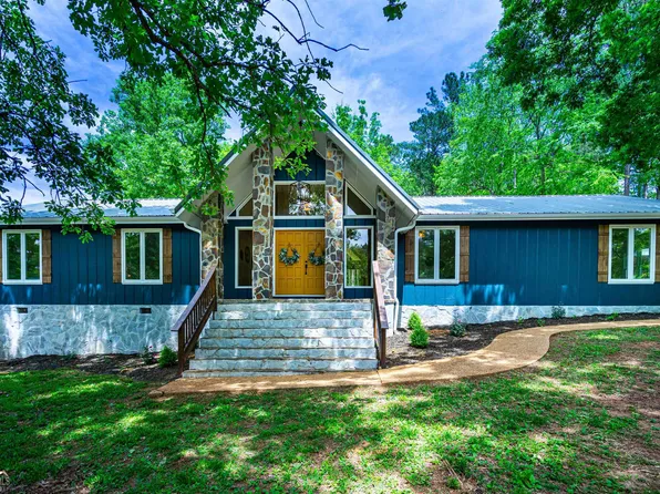 210 McKinley Cir, Lagrange, GA 30240