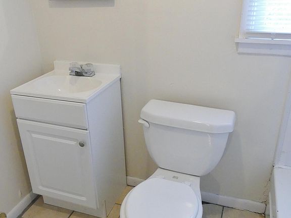 3rd image of 115 N I St APT B