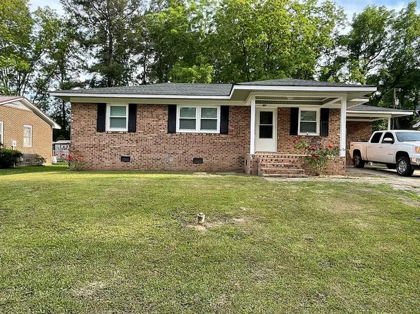 837 Pinewood Dr, Whiteville, NC 28472