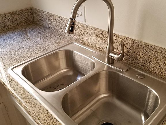 5th image of 308 Garfield Ave APT 4