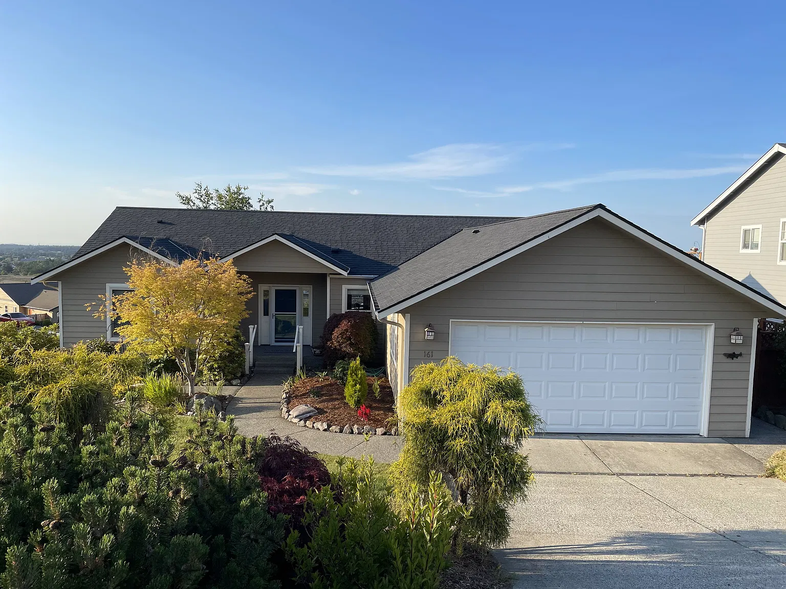 3 bed, 1572 sqft, $2,700 — Photo 1