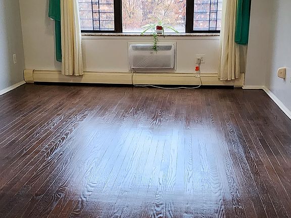 4th image of 1275 Grant Ave APT 2C