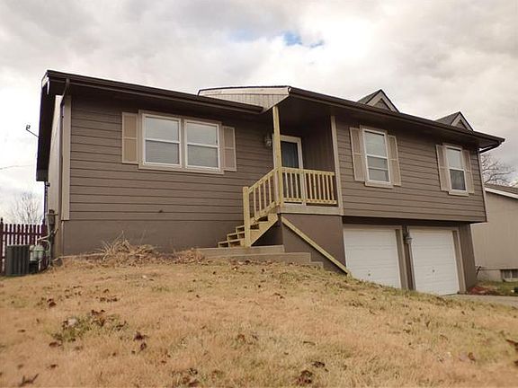 3rd image of 708 Kountry Ln