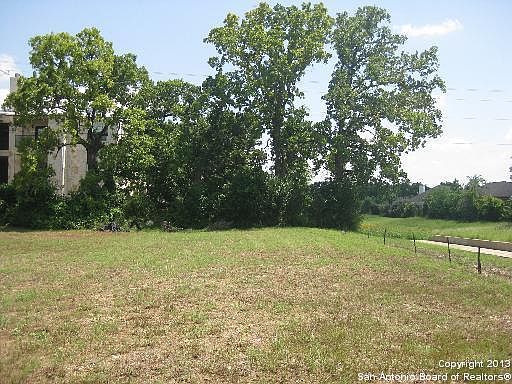 3rd image of 312 English Oaks Cir