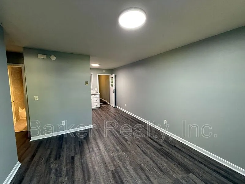 2 bed, 1.0 bath, 672 sqft, $1,200 — Photo 4