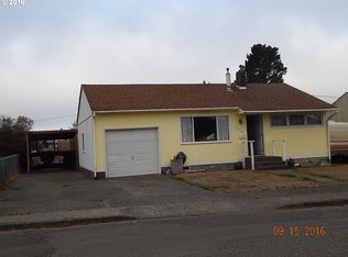 2074 Johnson St, North Bend, OR