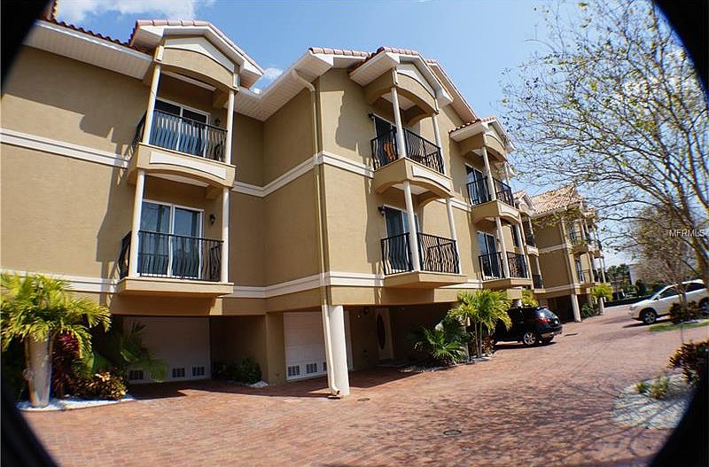 1st image of 300 Capri Blvd APT 4