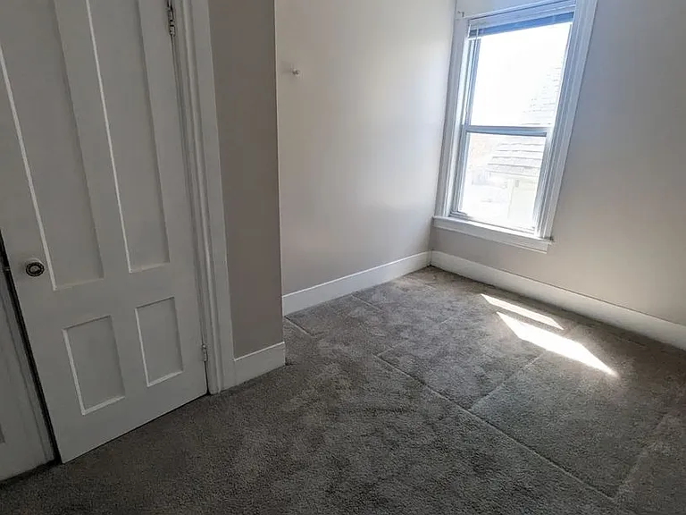 339 Spruce St — Photo 9