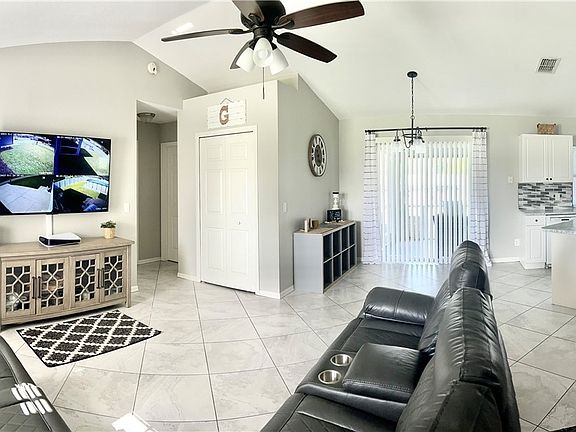 5th image of 135 NE 23rd Pl
