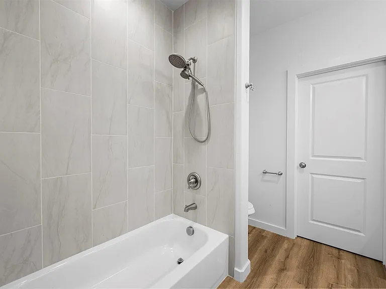 918 W Ford St — Photo 14