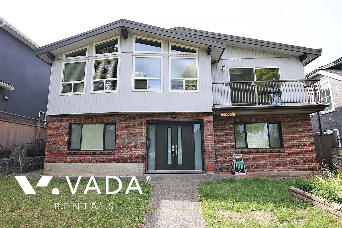 4845B Elgin St photo 1