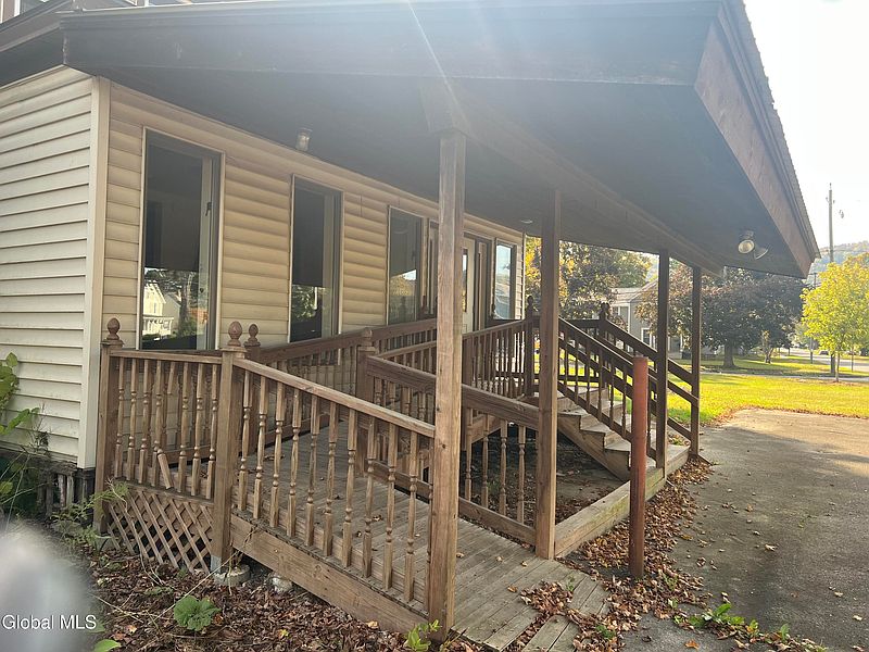 5th image of 2 Quaker Street