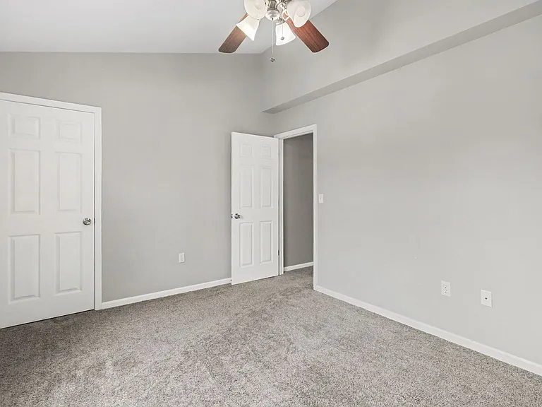 2165 Saint Clair Ct — Photo 10