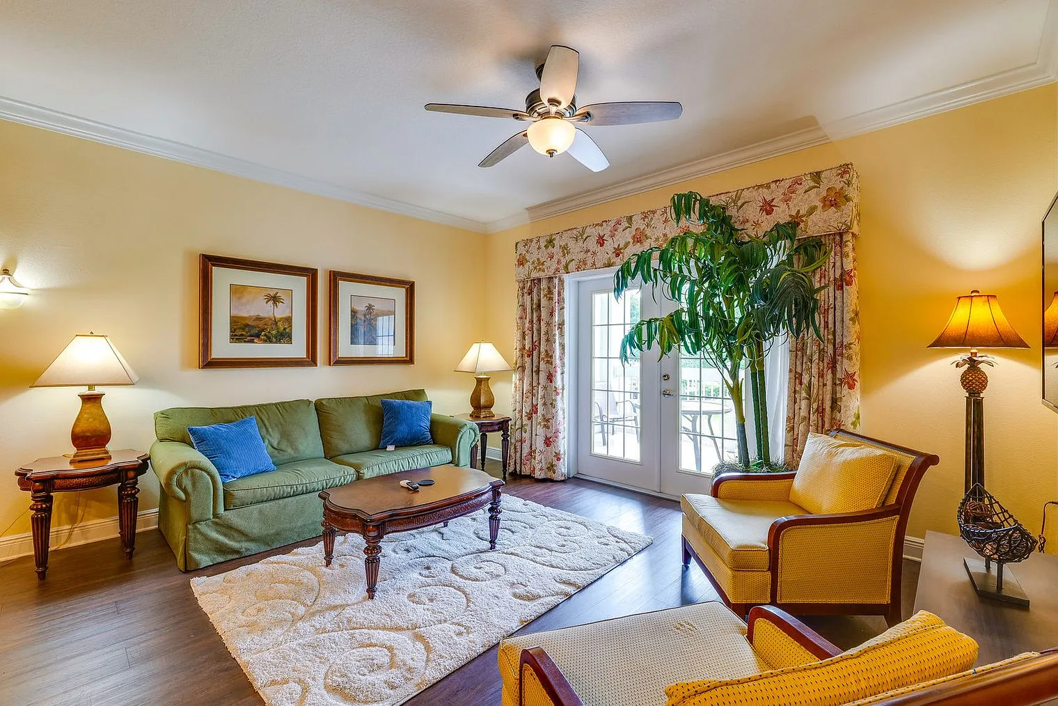 3 bed, 2.0 bath, 1291 sqft, $2,645 — Photo 1