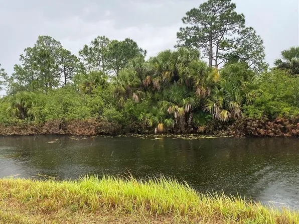 515 Naples Ave S, Lehigh Acres, FL 33974