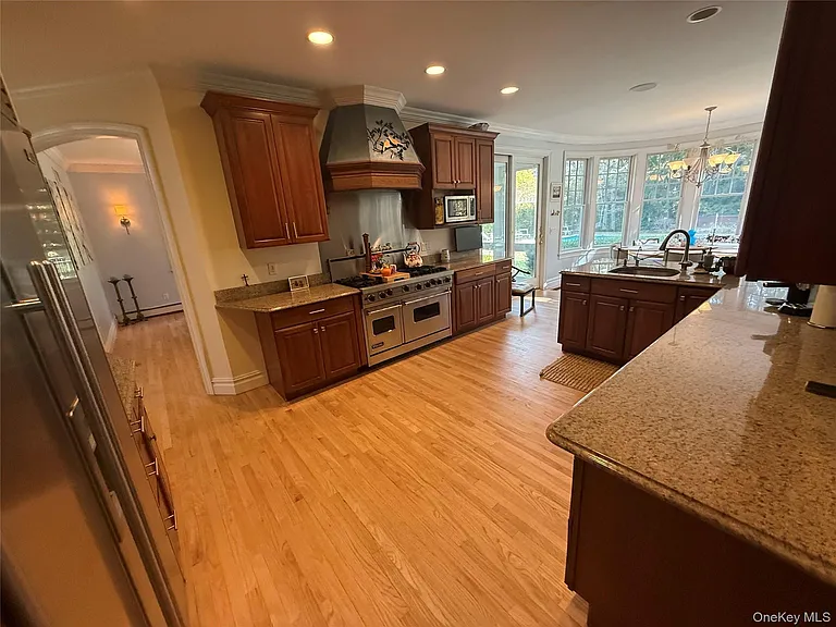 2465 Fairway Dr — Photo 8